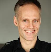 Erik Passoja jako Doc