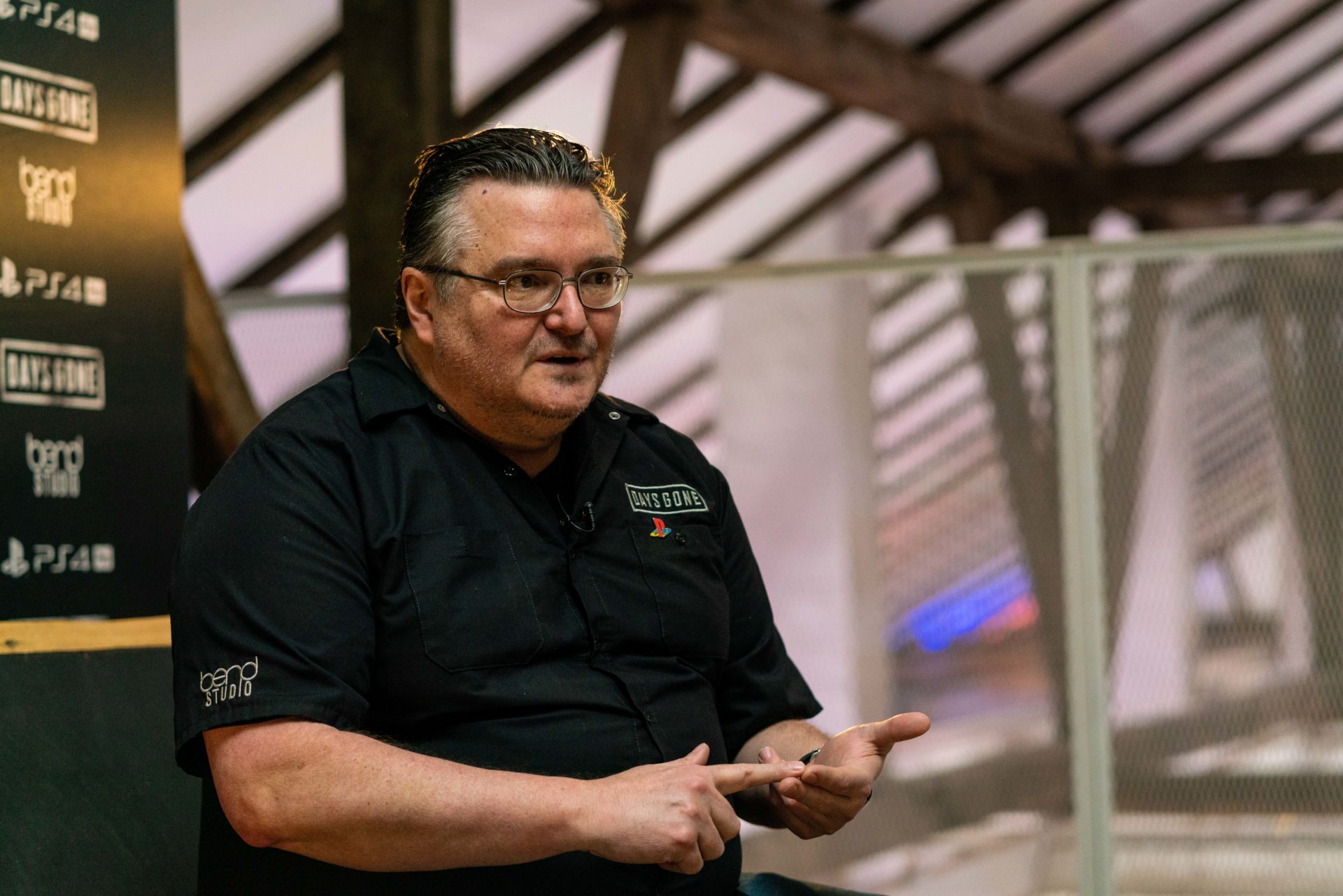 Zdjęcie okładkowe wpisu John Garvin pod ostrzałem pytań – wywiad z scenarzystą Days Gone