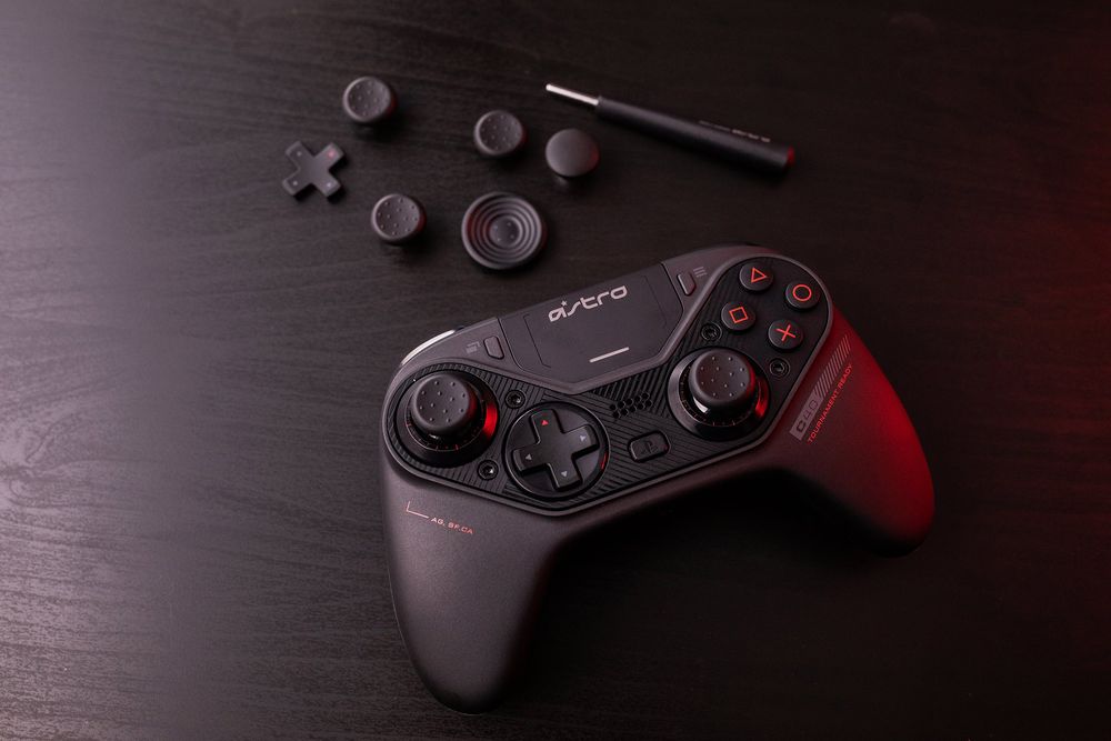 Zdjęcie okładkowe wpisu Modularny pad ASRO C40 TR do PS4 już dostępny w Polsce