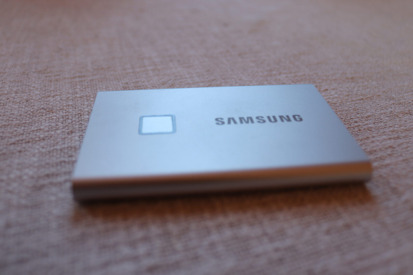 Zdjęcie okładkowe wpisu Test: Dysk SSD Samsung T7 Touch – niewielki rozmiar to wielka wygoda