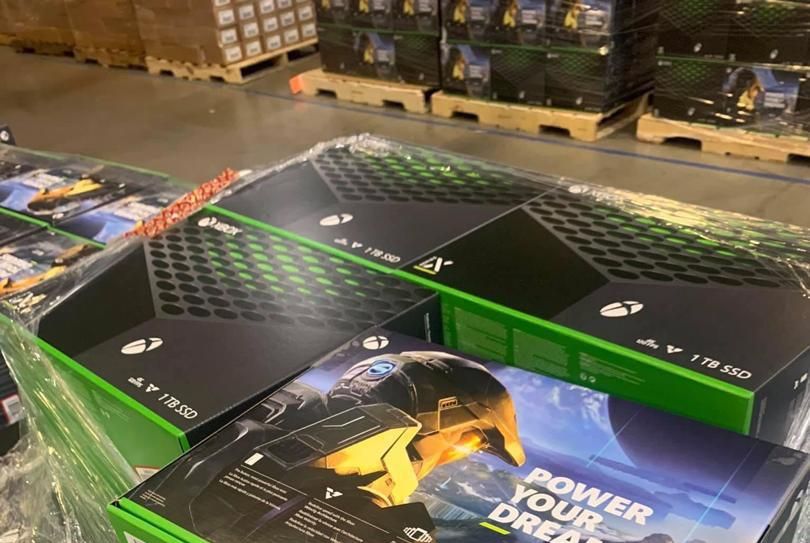 Zdjęcie okładkowe wpisu Zobacz pierwsze nieoficjalne rozpakowanie Xboxa Series X. Co w pudełku?