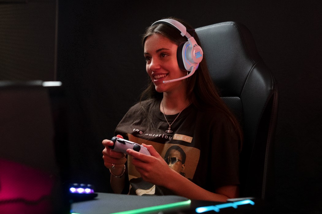 Zdjęcie okładkowe wpisu Nowe słuchawki JBL Quantum 910 Wireless do PS5 i Xbox Series